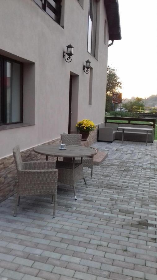 Casa Radu Apartamento Novaci-Străini Exterior foto